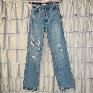 Abercrombie “The 90s Straight Ultra High Rise” Jeans